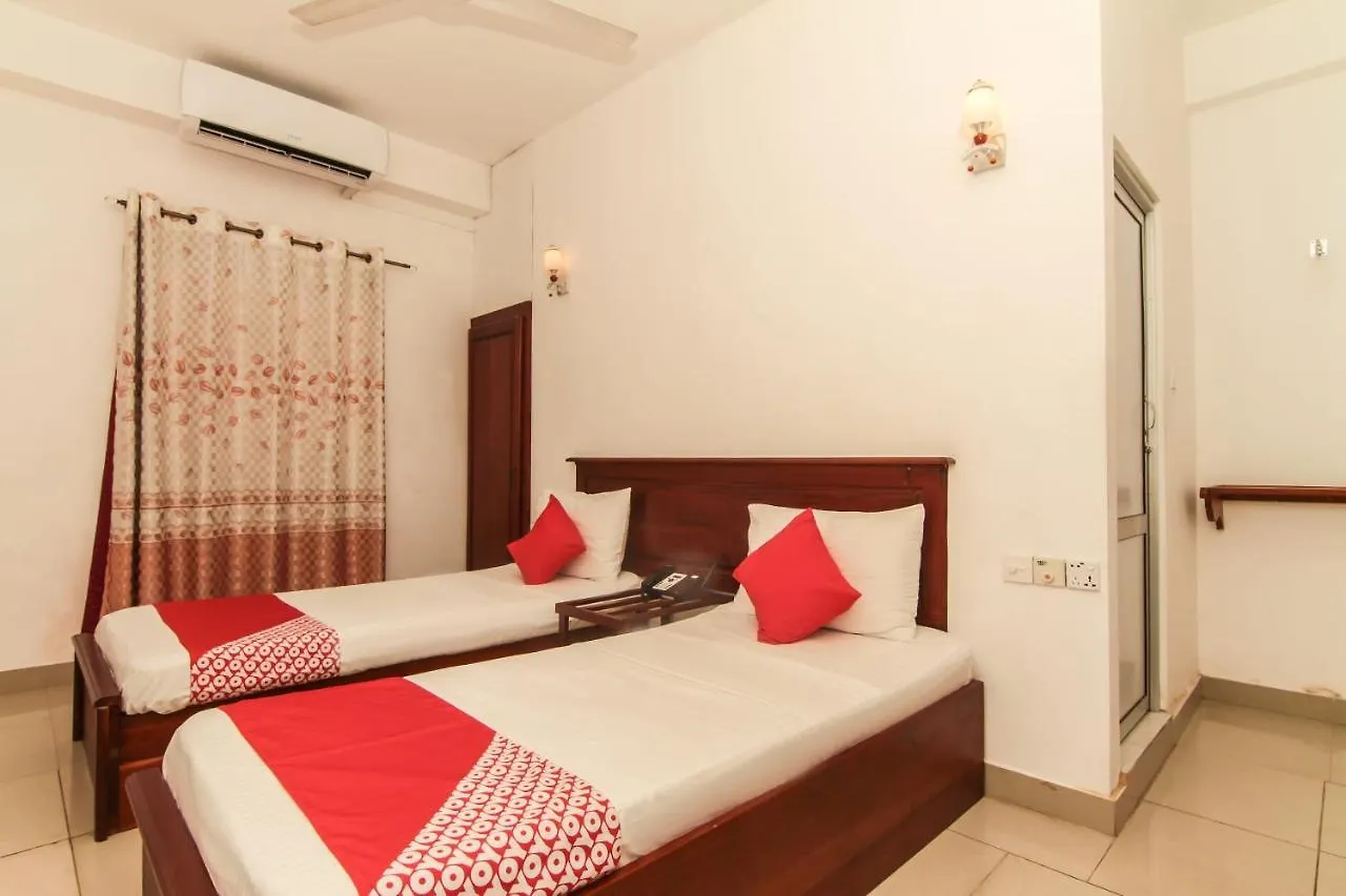 Oyo 125 Hotel Remaco نيجومبو