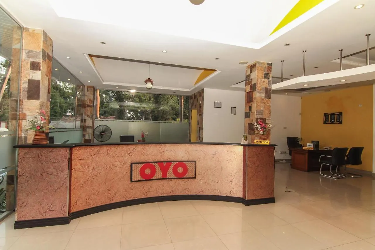 Oyo 125 Hotel Remaco نيجومبو