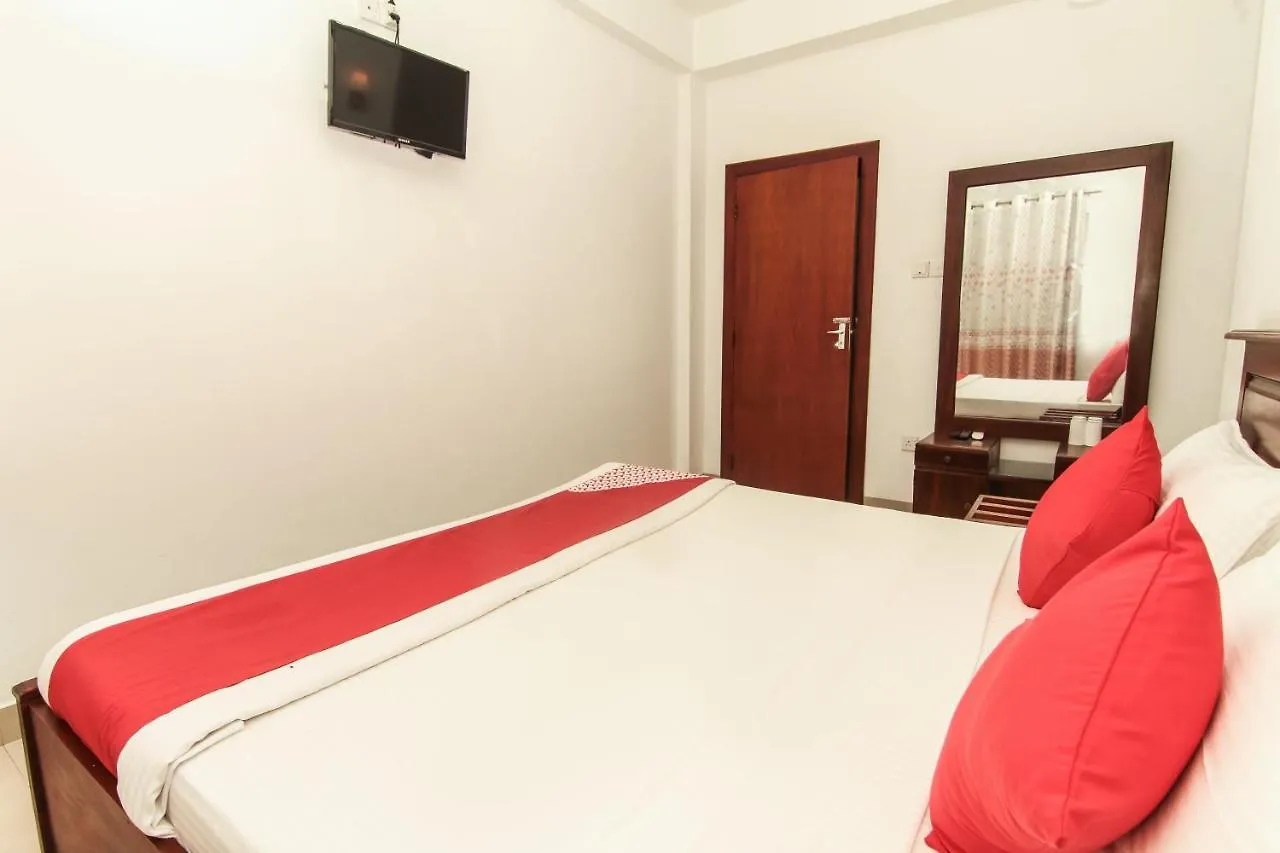 Oyo 125 Hotel Remaco نيجومبو
