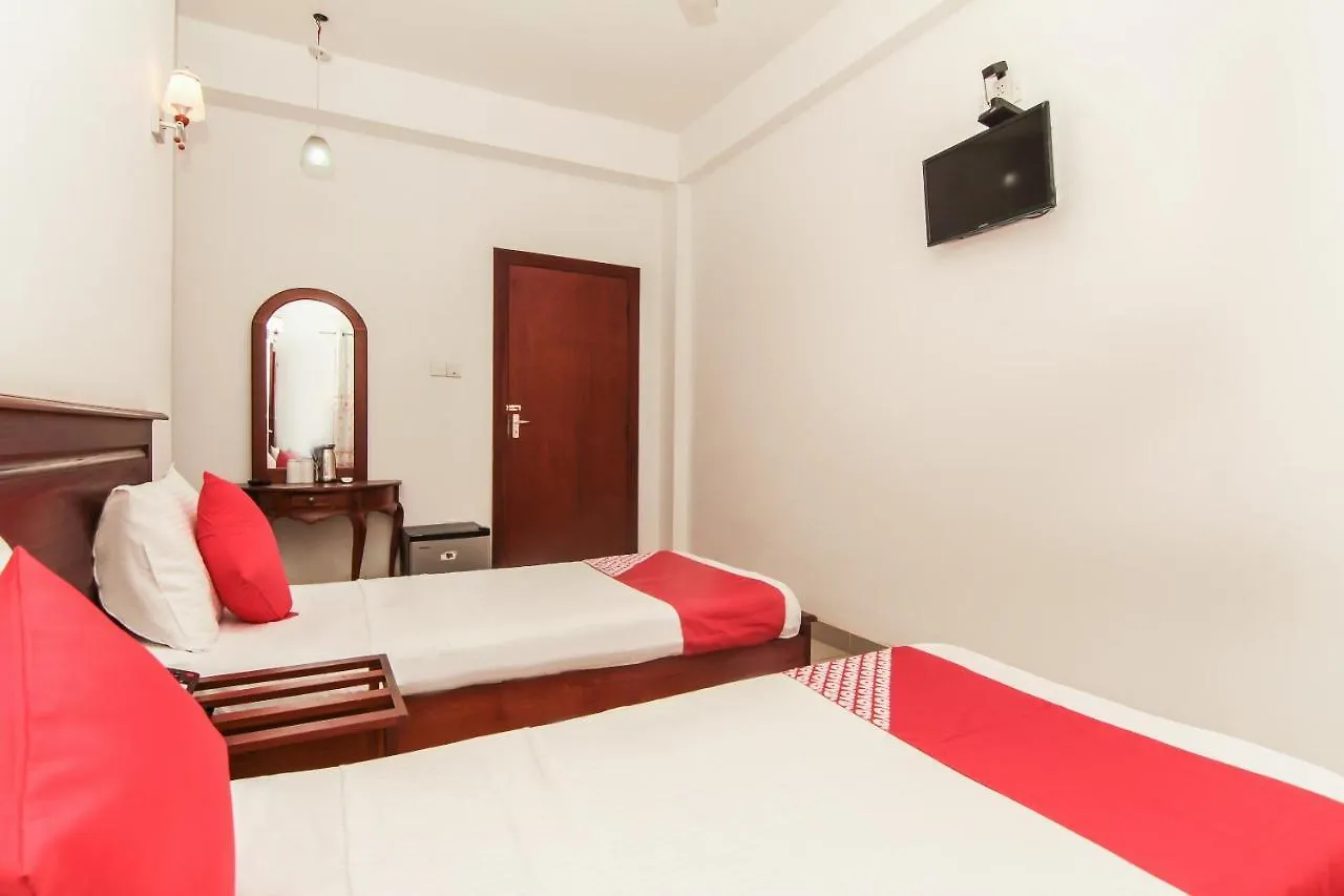 Oyo 125 Hotel Remaco نيجومبو